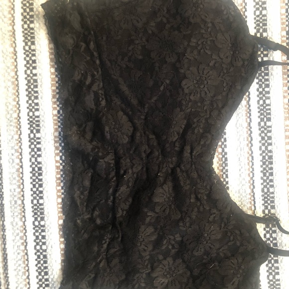 Victoria’s Secret 32D bra in Perfect Shape Design plus an extra bralette - Picture 7 of 11